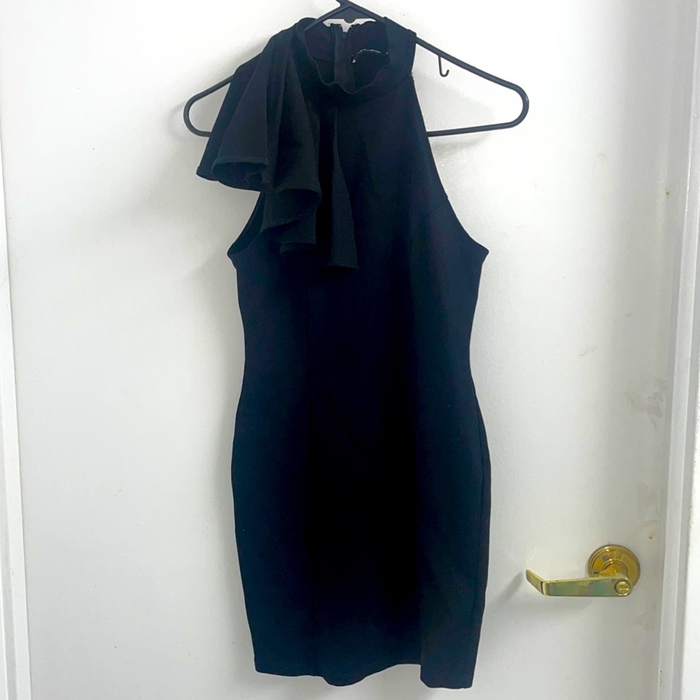 No sleeve mini dress with shoulder flower